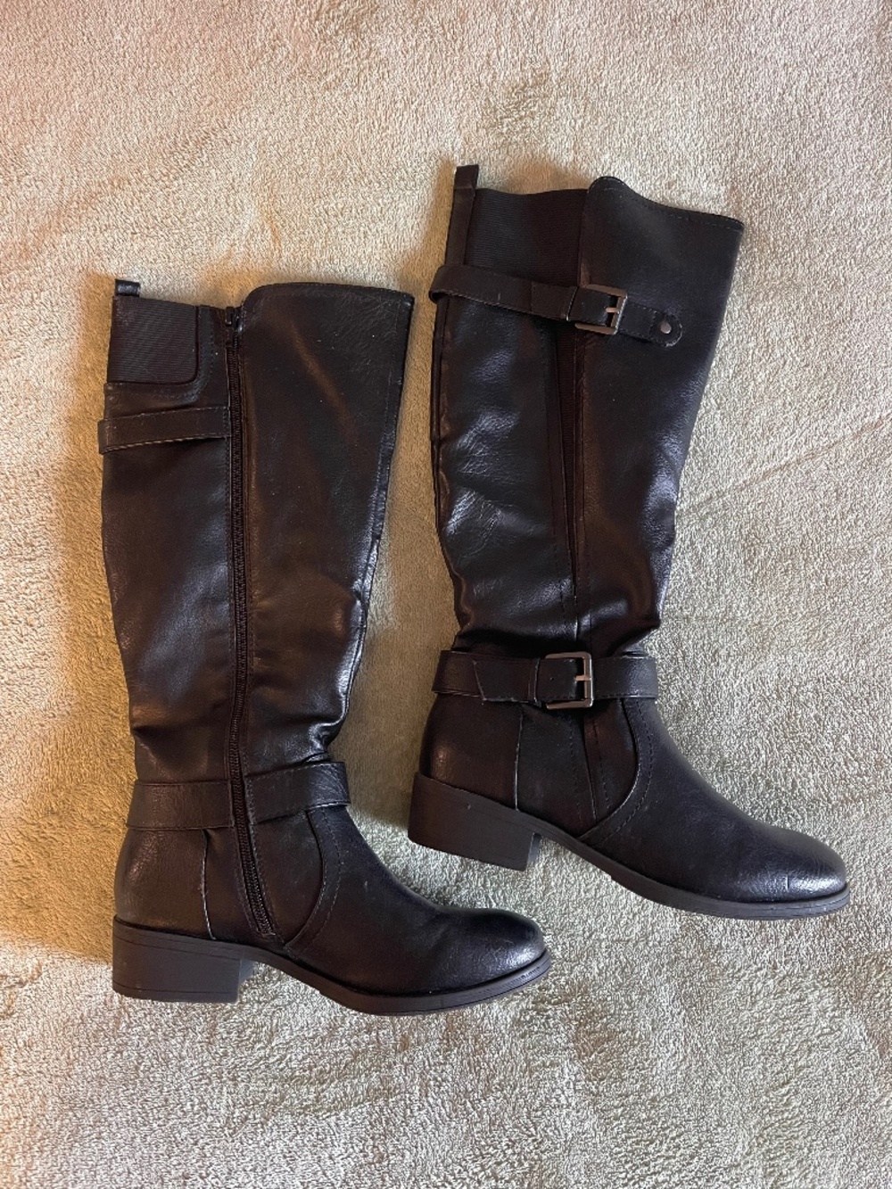 Ladies Knee High Black Boots (Ladies 8 Medium)